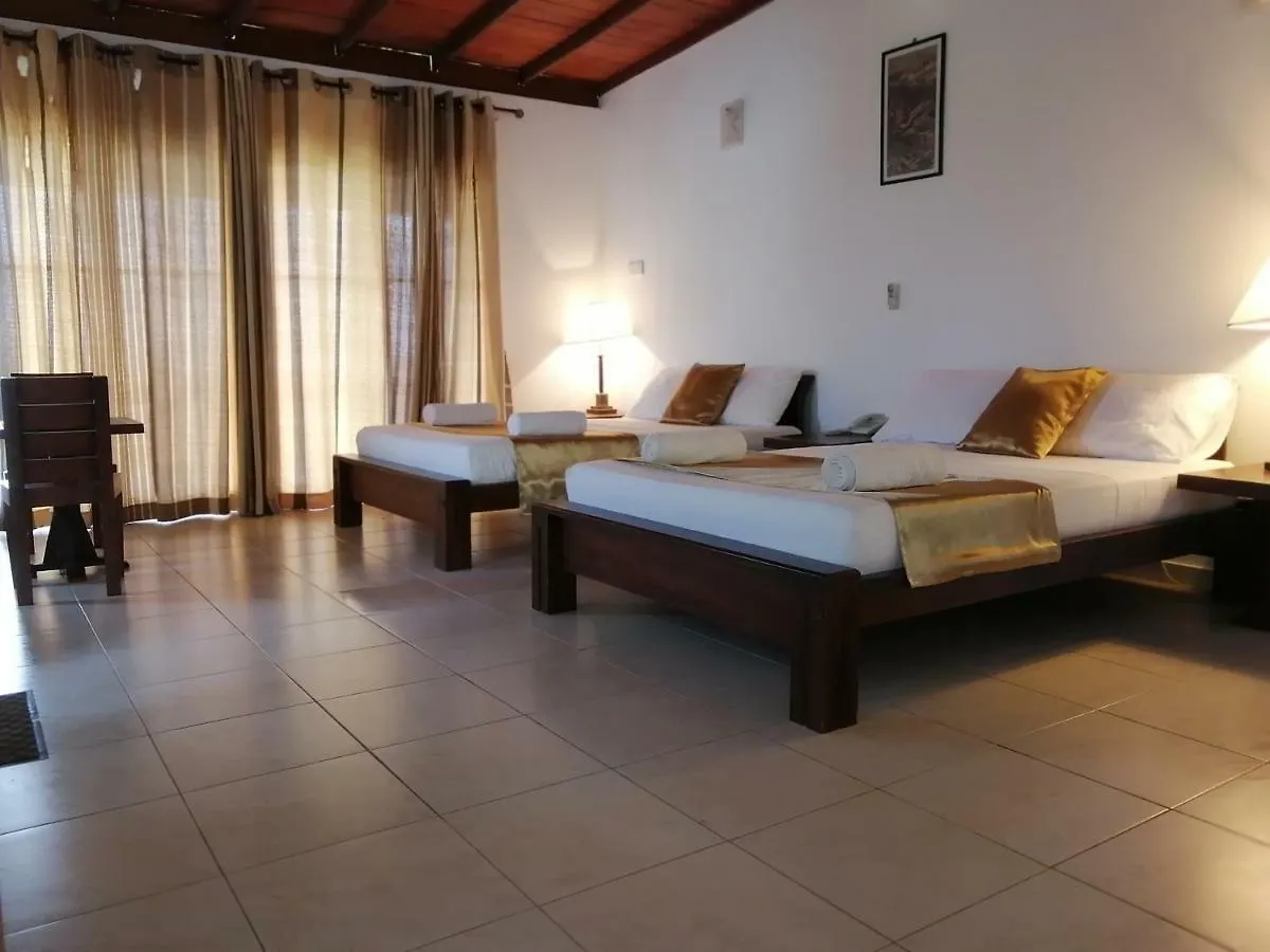 Kandy Highland Unique Hotel 2*,  Sri Lanka